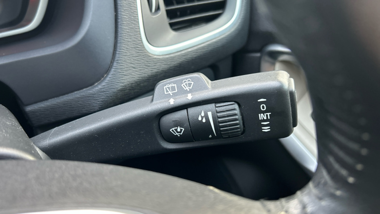 Volvo V40 T3 [152] Inscription 5dr Geartronic Petrol Hatchback